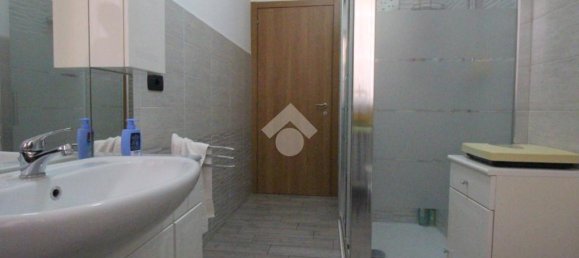 Квартира с 3 спальнями в Ро, Италия № 287082 18