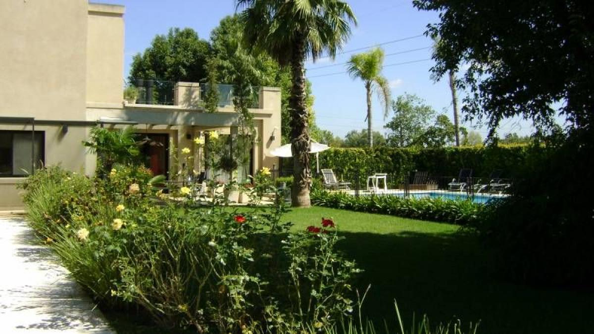 5 bedrooms House in Pilar, Argentina No. 13640