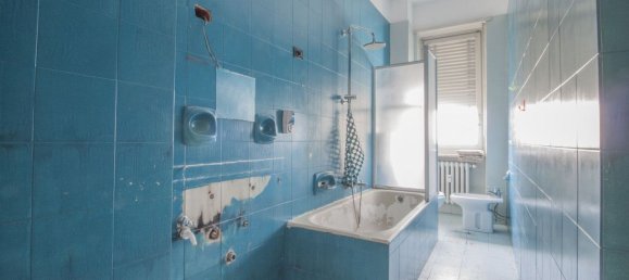 Apartamento de 3 dormitorios en Turin, Italy No. 355625 7