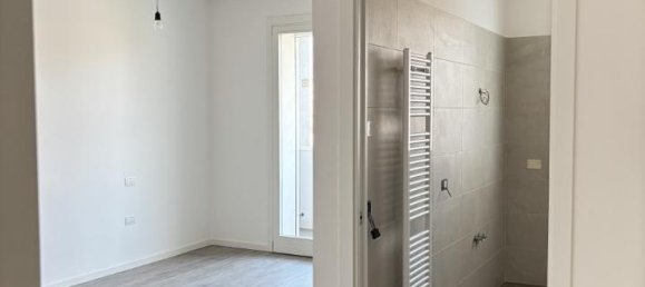 4-salle Appartement à Selvazzano Dentro, Italy No. 64076 9