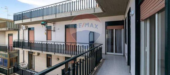 4 rooms Apartment in Aci Catena, Italy No. 61985 5