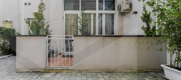 2-salle Appartement à Milan, Italy No. 241460 6