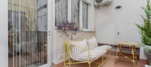 2-salle Appartement à Milan, Italy No. 241460 2