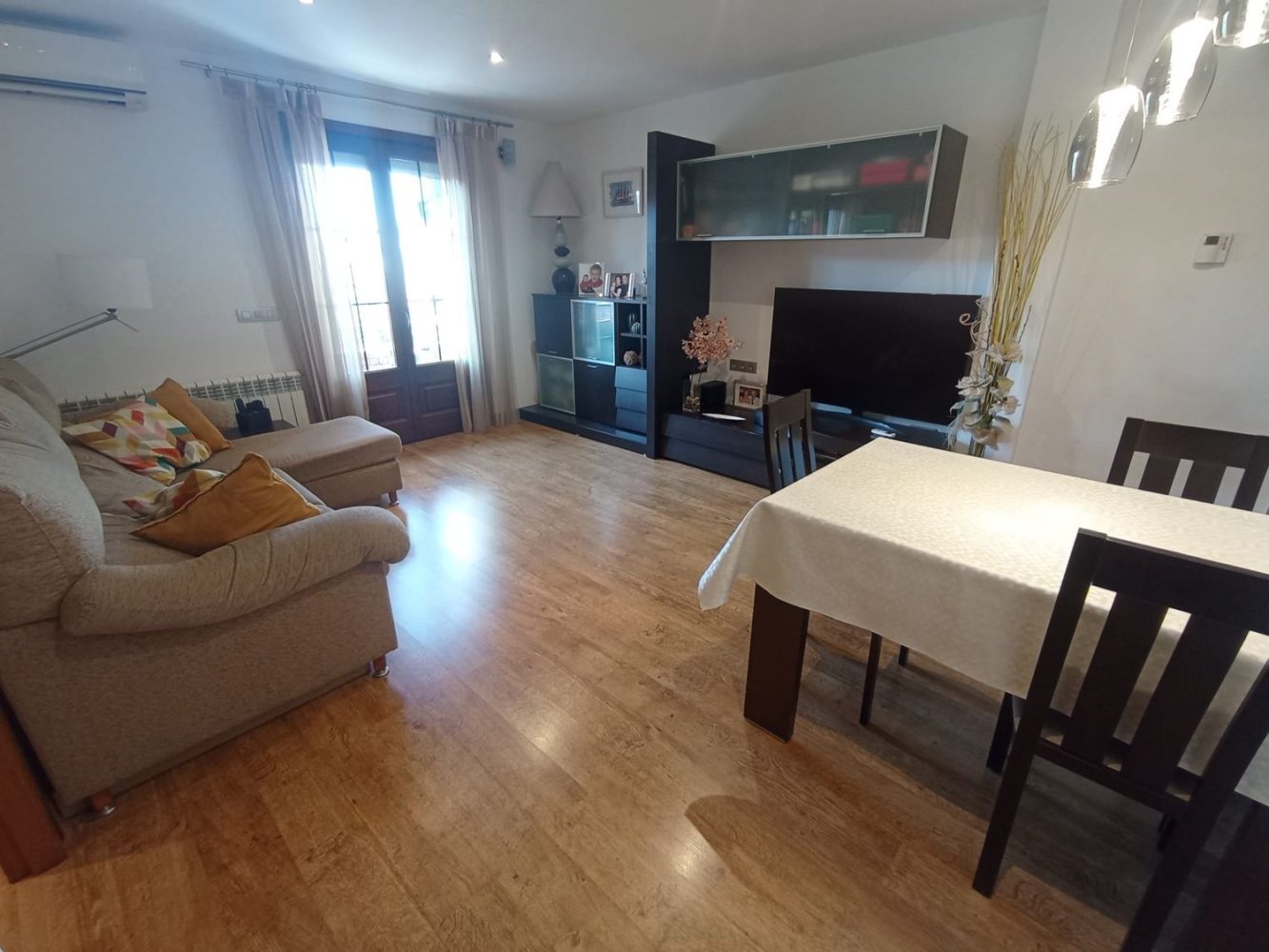 3 bedrooms Apartment in Zaragoza, Spain No. 162269