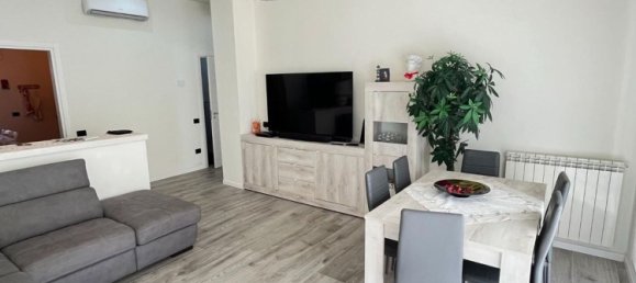 5-salle Appartement à Carrara, Italy No. 193000 16