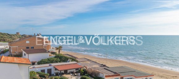 2 bedrooms Penthouse in Anzio, Italy No. 129990 2