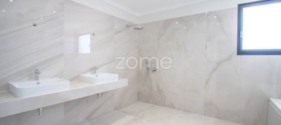 Дом с 3 спальнями в Фуншал, Португалия № 94310 9