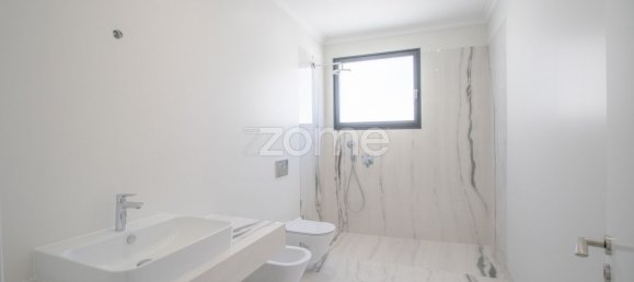 Дом с 3 спальнями в Фуншал, Португалия № 94310 7