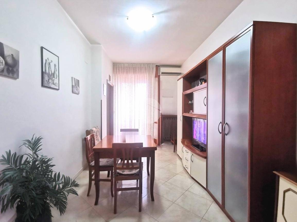 Квартира с 2 спальнями в Лучера, Италия № 291301