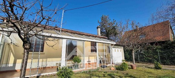 2 bedrooms House in Chatou, France No. 176660 2