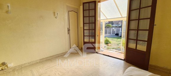 2 bedrooms House in Chatou, France No. 176660 4