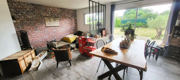 3 bedrooms House in Mayenne, France No. 357848 3