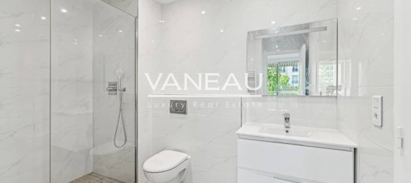 3 bedrooms Apartment in Paris, France No. 170113 11