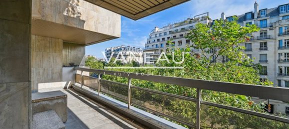 3 bedrooms Apartment in Paris, France No. 170113 2