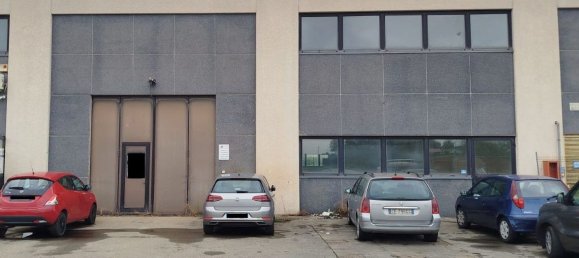 600m² Warehouse in Parma, Italy No. 323537 2