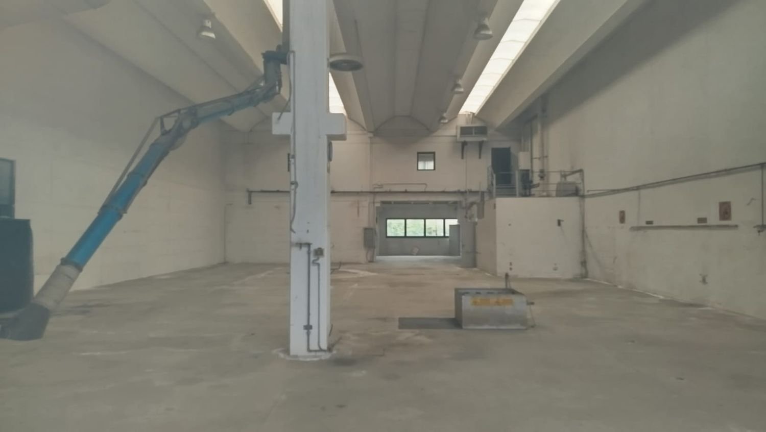 600m² Warehouse in Parma, Italy No. 323537