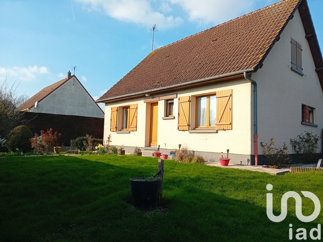 4 bedrooms House in Arrest, France No. 80757