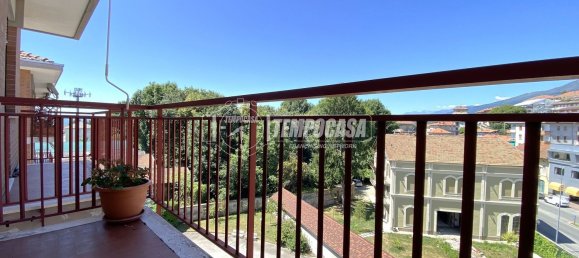 Apartamento de 4 divisões em Biella, Italy N.º 302798 7