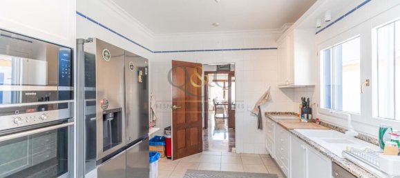 4 bedrooms Villa in Faro, Portugal No. 109822 3