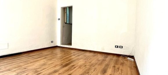 25m² Commercial property in Florence, Italy No. 62877 3