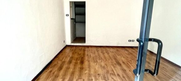 25m² Commercial property in Florence, Italy No. 62877 11