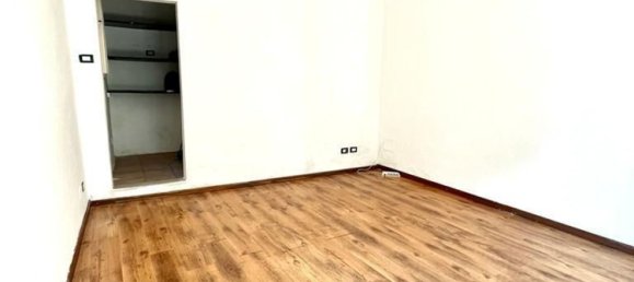 25m² Commercial property in Florence, Italy No. 62877 9