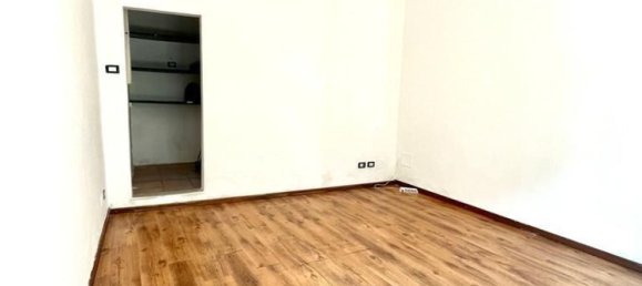 25m² Commercial property in Florence, Italy No. 62877 7
