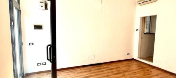 25m² Commercial property in Florence, Italy No. 62877 17