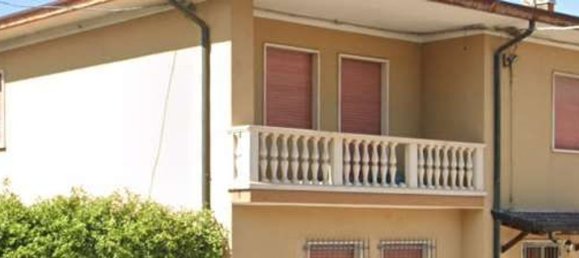 3 rooms Apartment in Gambellara, Italy No. 300357 3