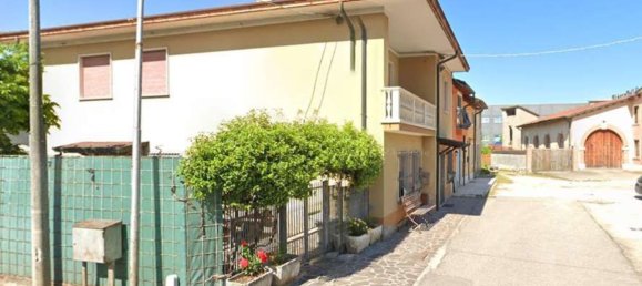 3 rooms Apartment in Gambellara, Italy No. 300357 4