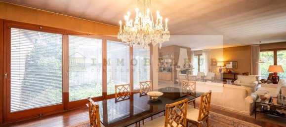 7 bedrooms Villa in Carate Brianza, Italy No. 314348 4