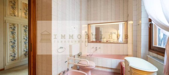 7 bedrooms Villa in Carate Brianza, Italy No. 314348 15