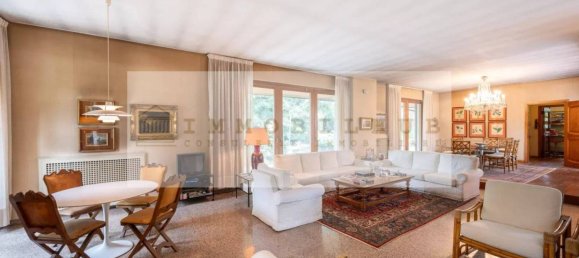 7 bedrooms Villa in Carate Brianza, Italy No. 314348 3