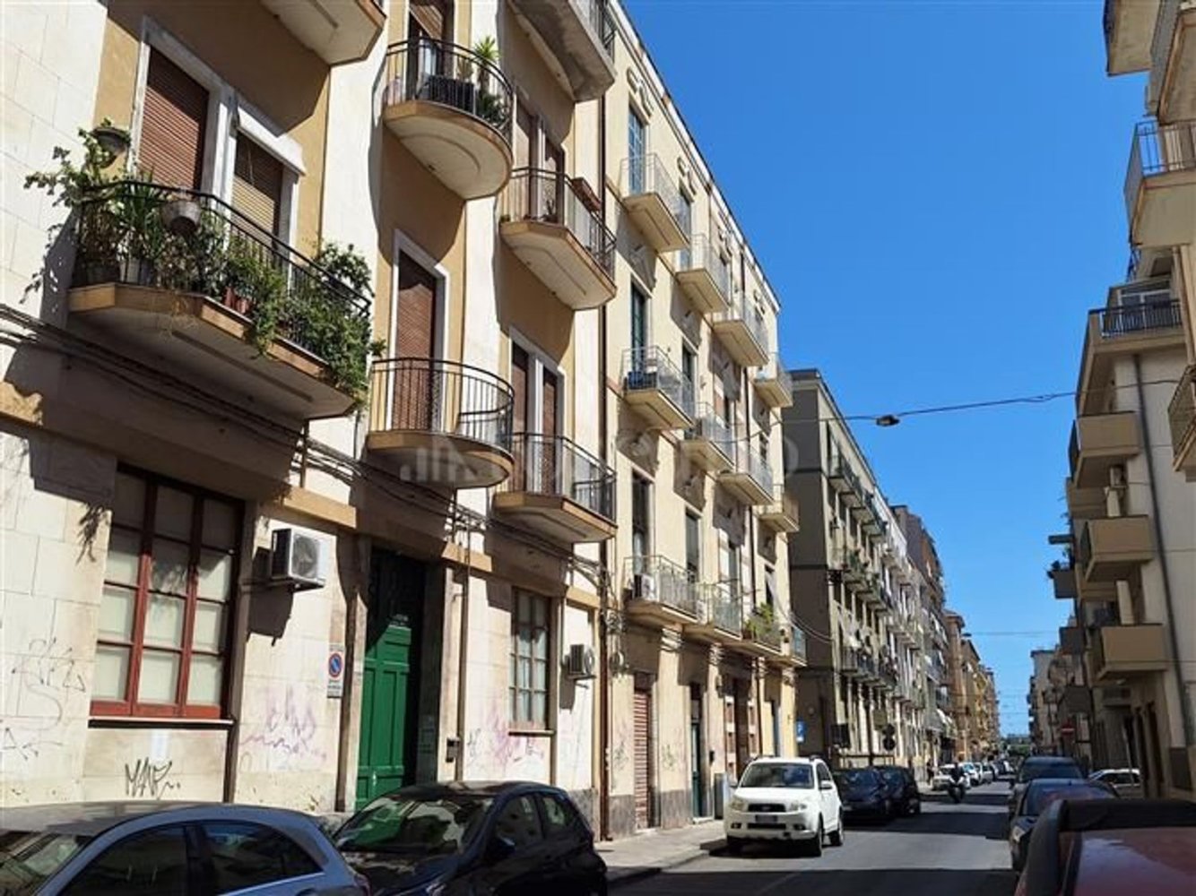 Квартира с 3 спальнями в Катания, Италия № 311060