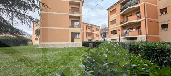 4-salle Appartement à Avezzano, Italy No. 32811 2