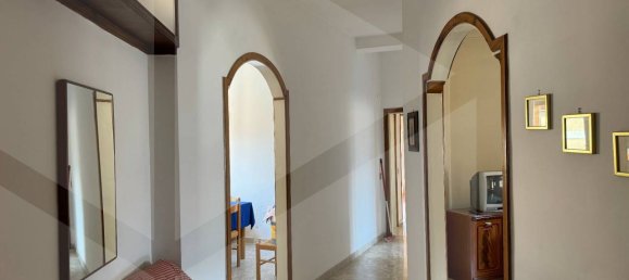 4-salle Appartement à Avezzano, Italy No. 32811 12