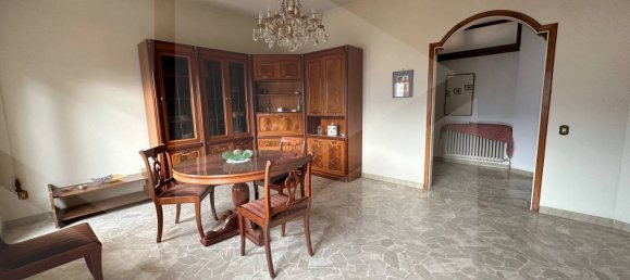 4-salle Appartement à Avezzano, Italy No. 32811 5