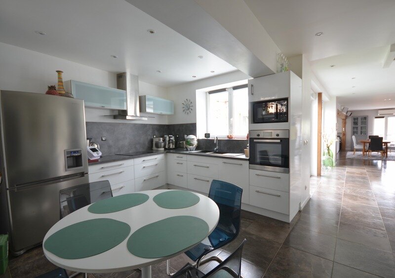 Casa de 4 dormitorios en Trelou-sur-Marne, France No. 257873