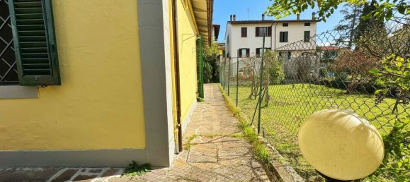 3 bedrooms House in Poggio a Caiano, Italy No. 319739 8