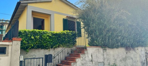 3 bedrooms House in Poggio a Caiano, Italy No. 319739 4