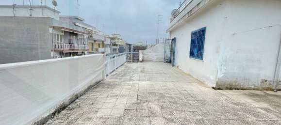 1 Schlafzimmer Penthouse in Bari, Italy, Nr. 22052 24