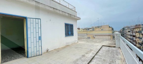 1 Schlafzimmer Penthouse in Bari, Italy, Nr. 22052 26