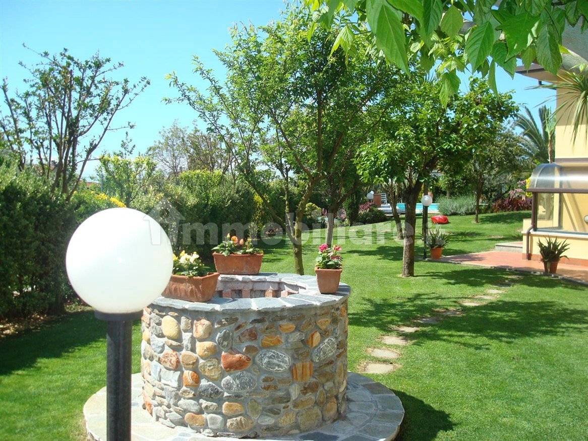 5 Schlafzimmer Villa in Montignoso, Italy, Nr. 237333