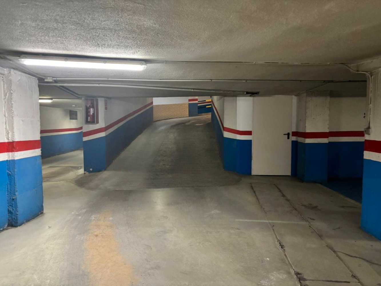 16m² Garage in Burgos, Spain No. 177500