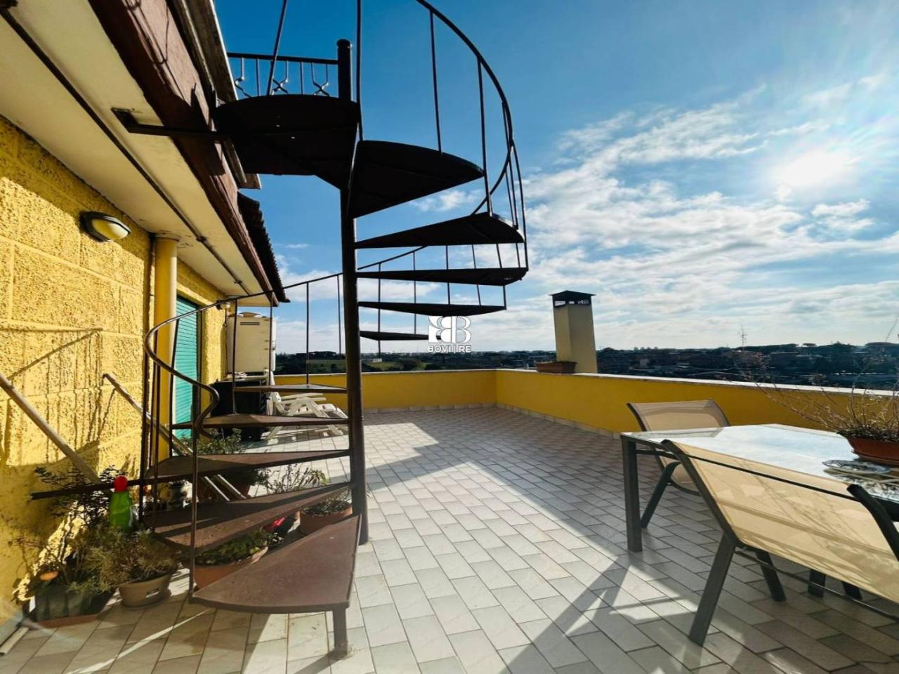 3 rooms Penthouse in Rome, Italy No. 32587