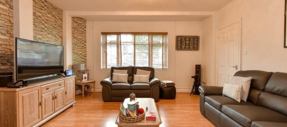 3 bedrooms House in Walthamstow, United Kingdom No. 4007 3