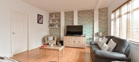 3 bedrooms House in Walthamstow, United Kingdom No. 4007 10