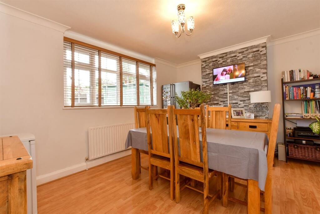 3 bedrooms House in Walthamstow, United Kingdom No. 4007