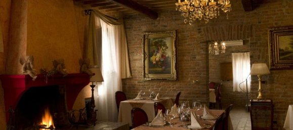 15 bedrooms House in Ferrara, Italy No. 374873 19