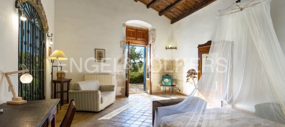 6 bedrooms House in Modica, Italy No. 131948 28